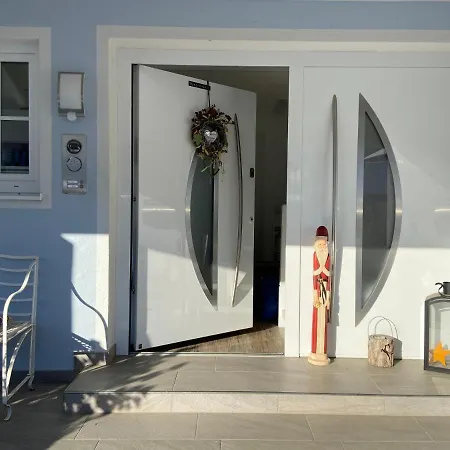 Homestay szállás Blaue Haus - Ein Sommertraum Und Ein Wintermaerchen